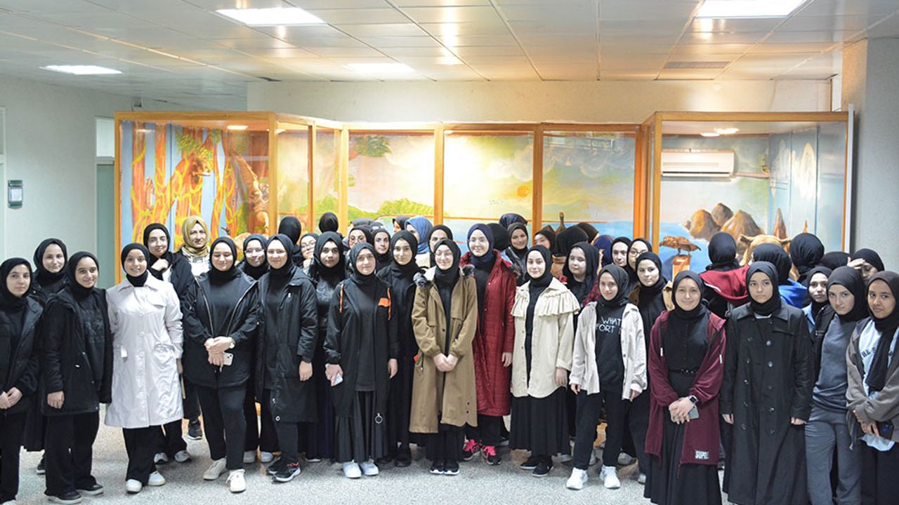 YKS sınavı öncesi son sınıf öğrencileri Düzce Üniversitesinde