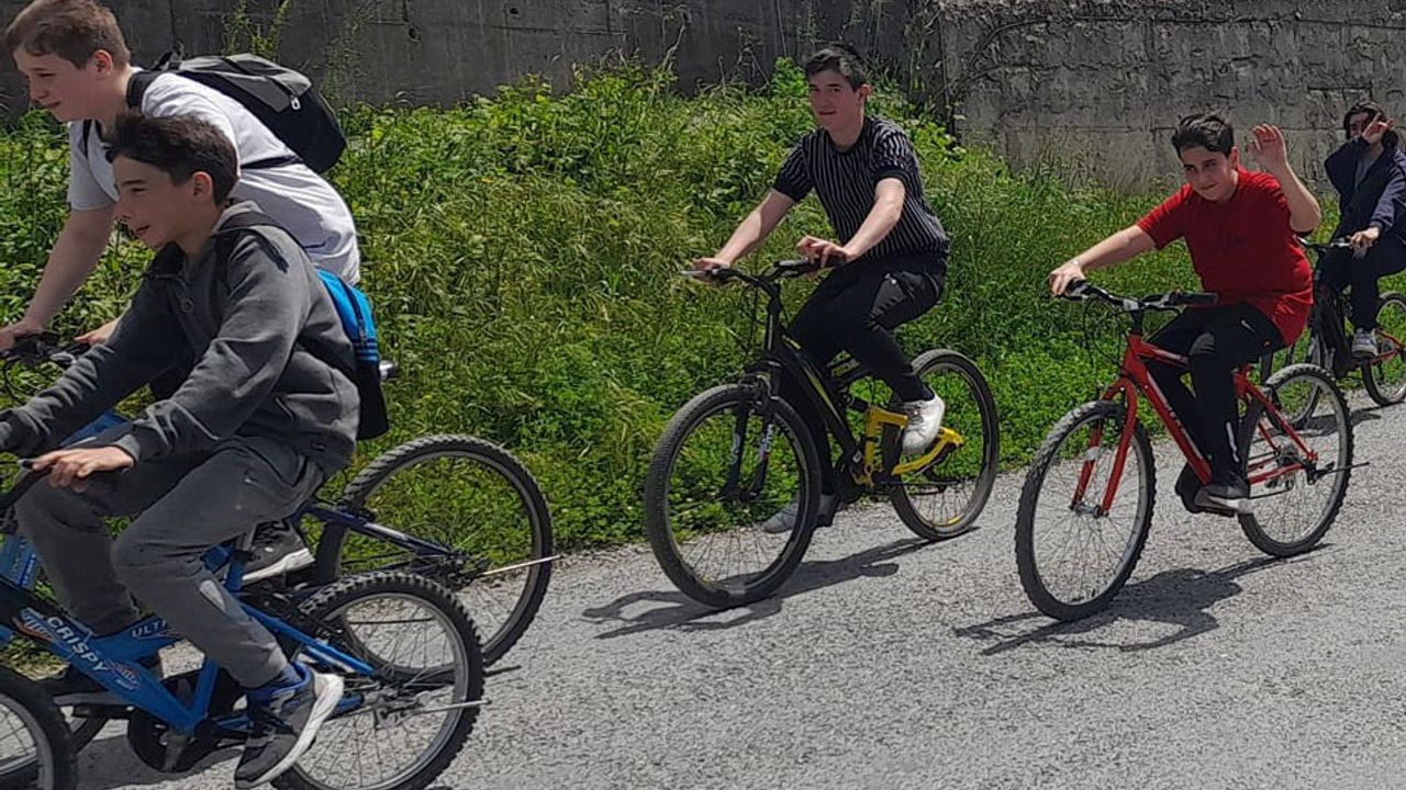 Alaplı'da 'Gençlik Haftası'nda bisiklet turu yapıldı