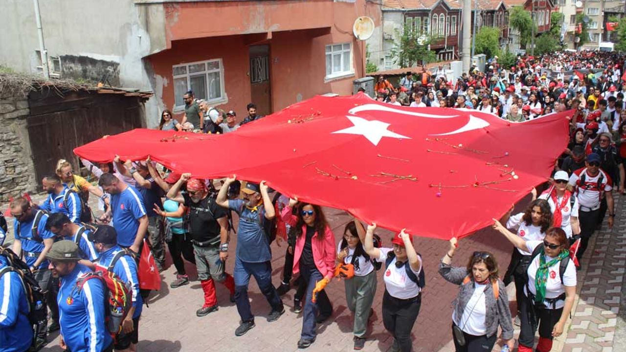 95 Kilometrelik ‘Atatürk Ve İstiklal Yolu Yürüyüşü’ Başladı