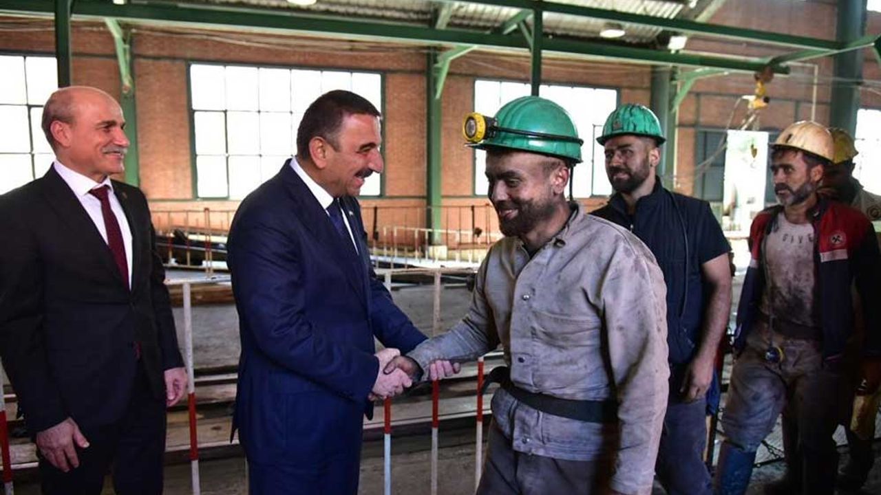 Vali Osman Hacıbektaşoğlu TTK Kozlu Müessese Müdürlüğü'nü ziyaret etti