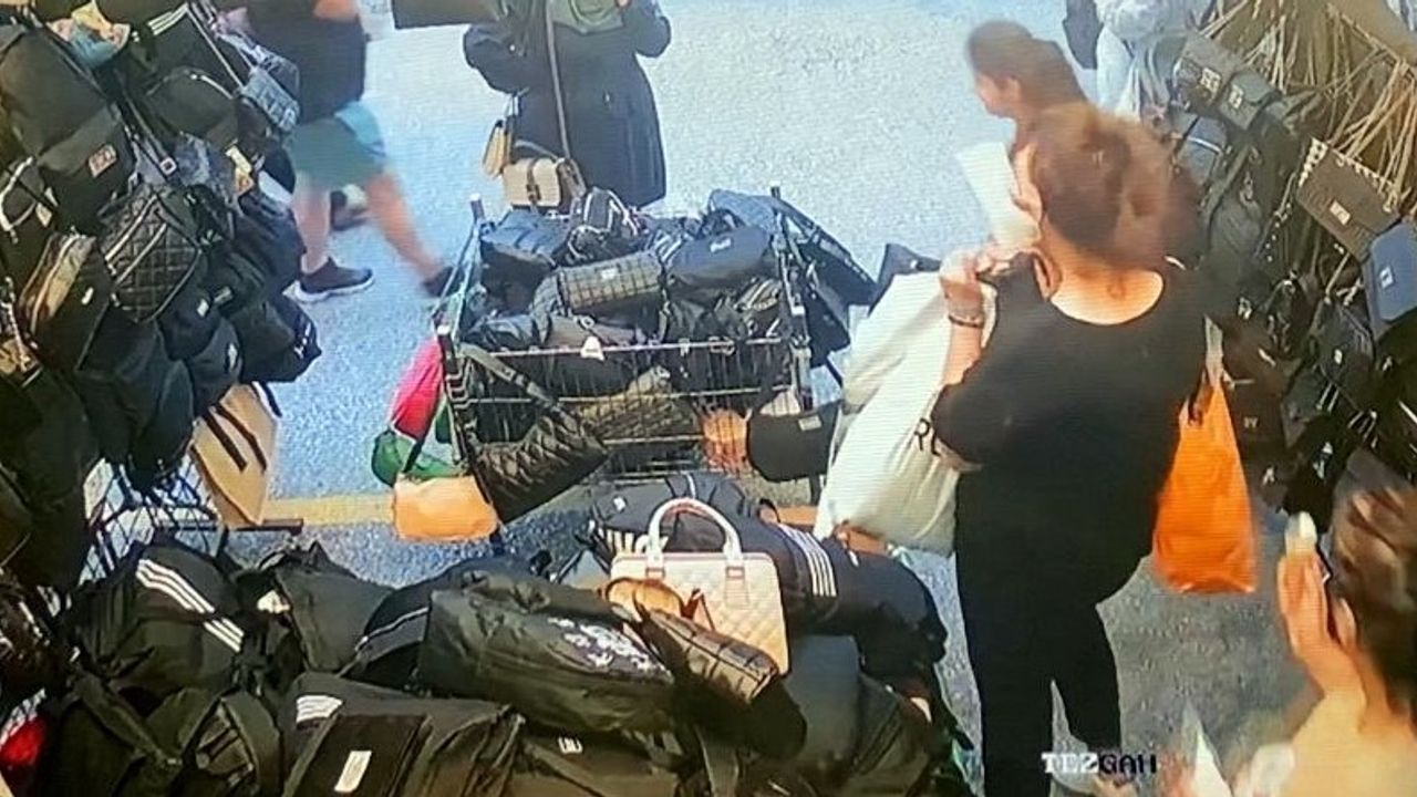 Anne ve küçük kızının organize çanta hırsızlığı kamerada