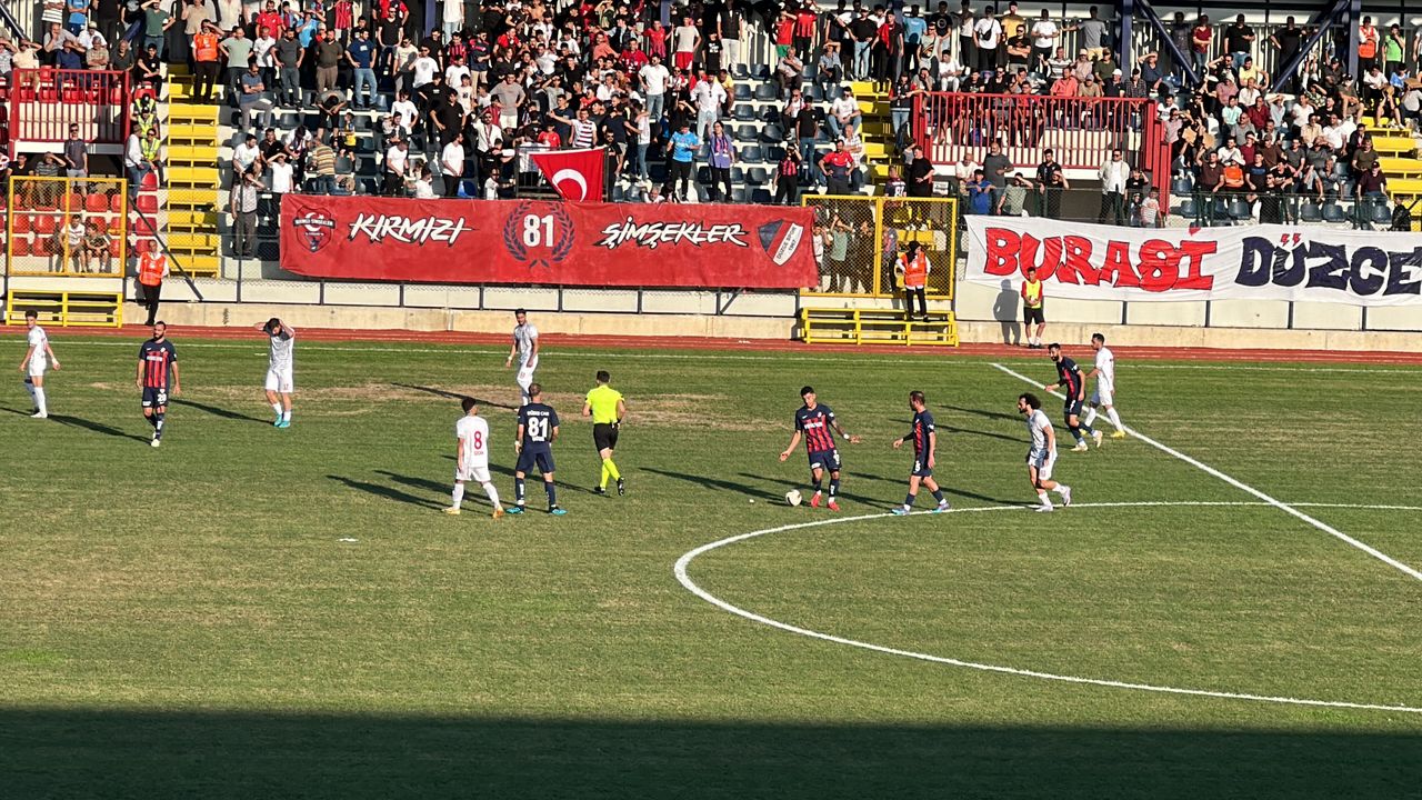 TFF 2. Lig: Düzcespor: 1 - Karaman Futbol Kulübü: 1
