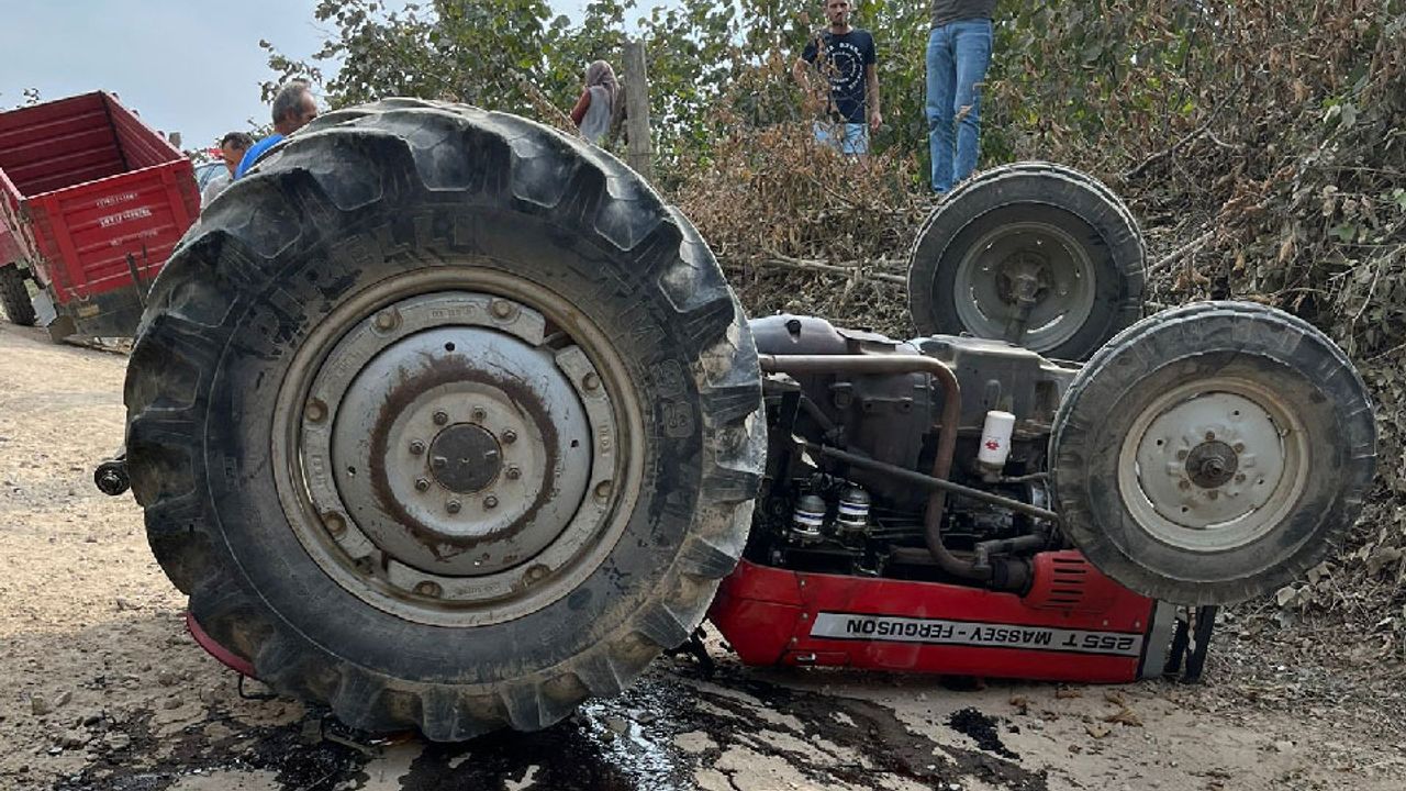 Sakarya’da traktör devrildi: 1 ağır yaralı