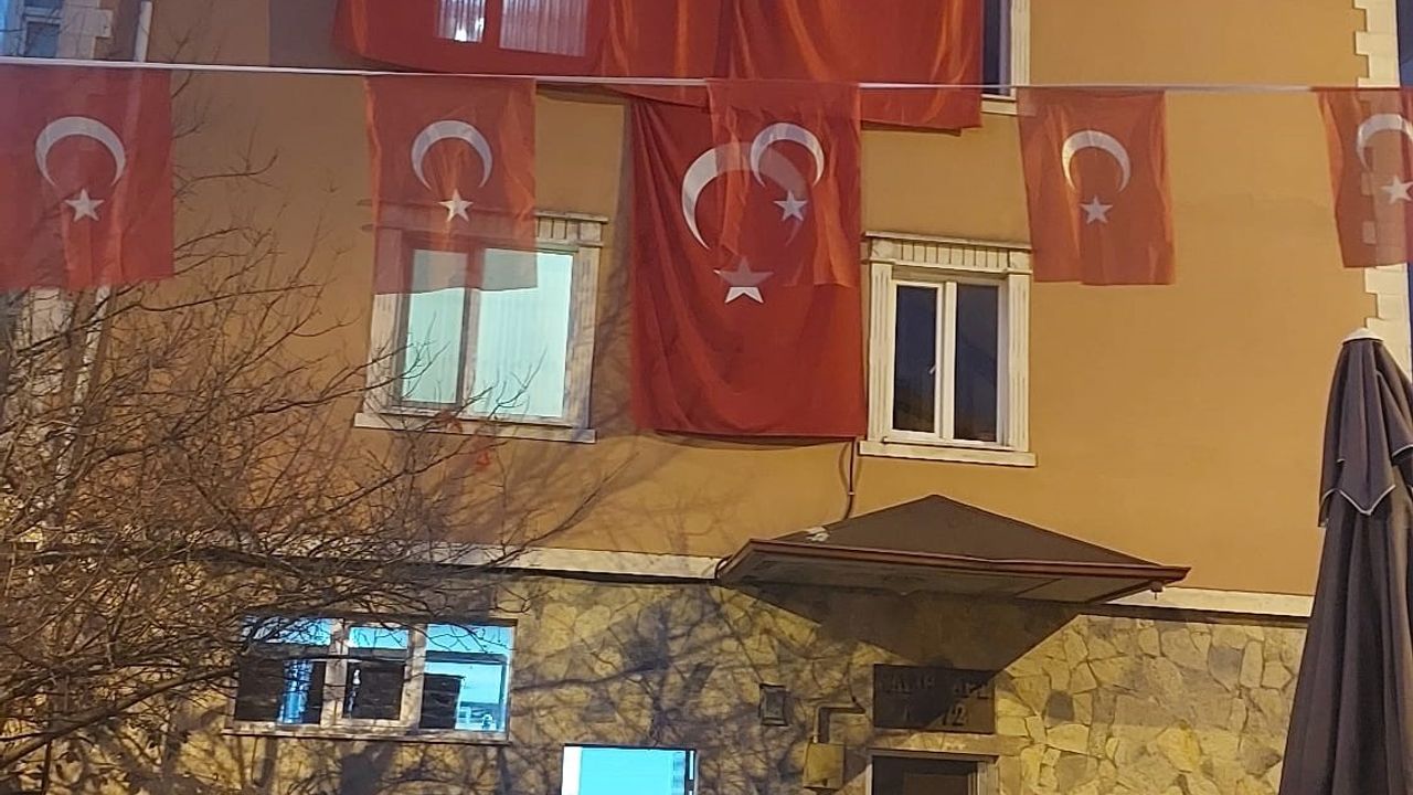 Vali Osman Hacıbektaşoğlu'ndan şehidin ailesine ziyaret