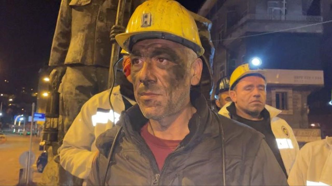 Madenciler, asrın felaketinin yıl dönümünde hayatını kaybedenleri andı