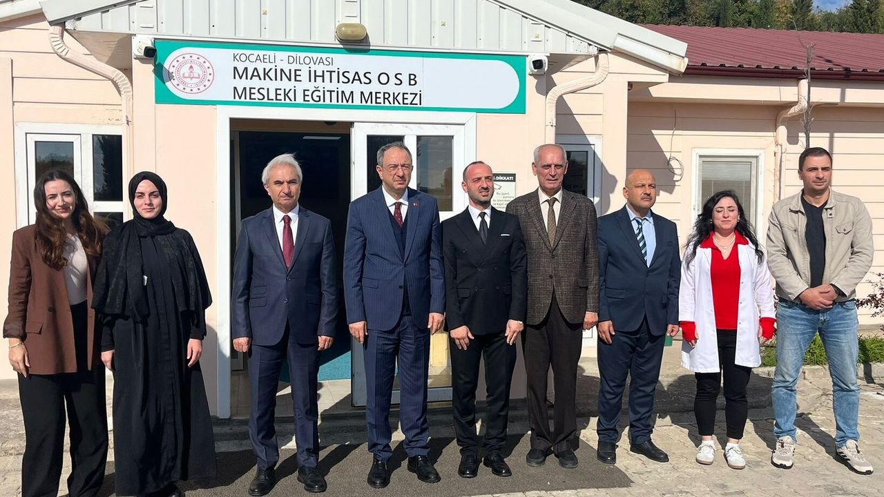 Kocaeli'de organize sanayi bölgesindeki merkezde gençler sektöre kazandırılıyor