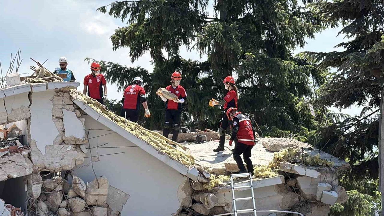 Düzce'de 9 ilin katılımıyla bölgesel deprem tatbikatı