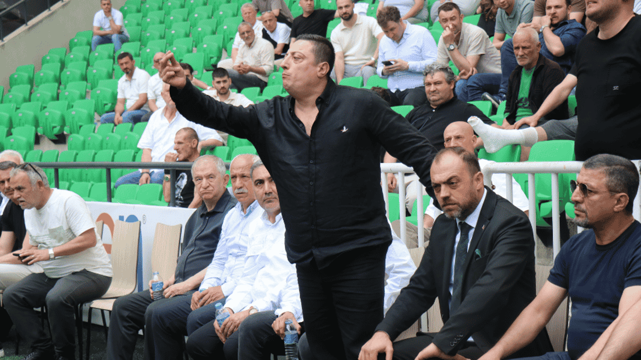 Kongrede arbede seçim ertelendi