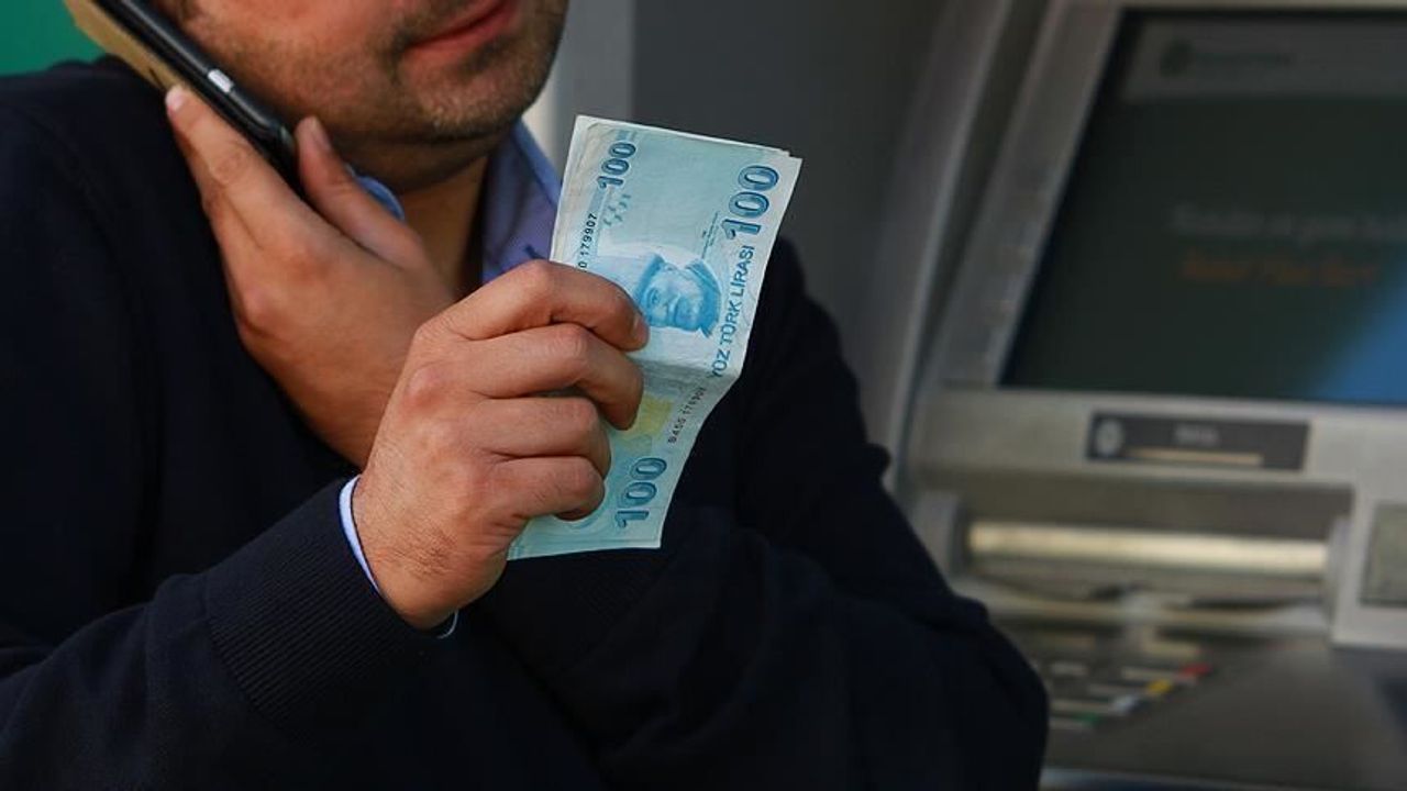Polis, yaşlı adamın 350 bin lirasını dolandırıcıla