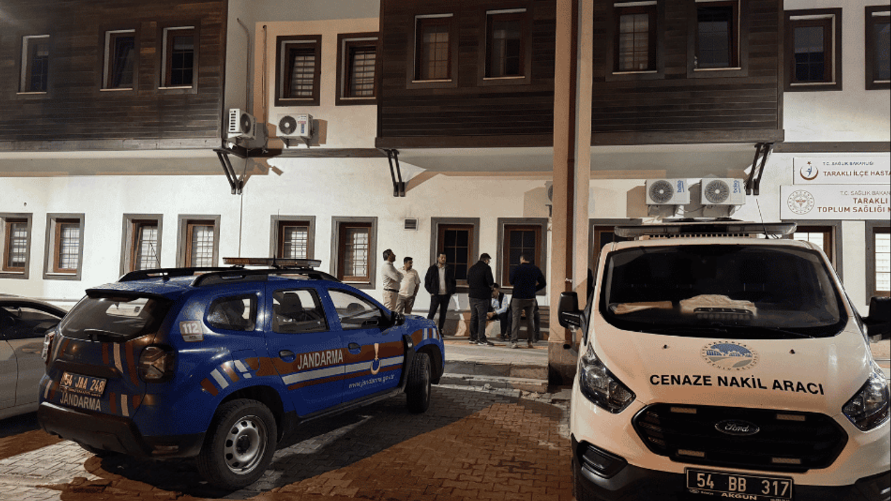 Traktörle tarım aleti arasında sıkışan kişi hayatını kaybett