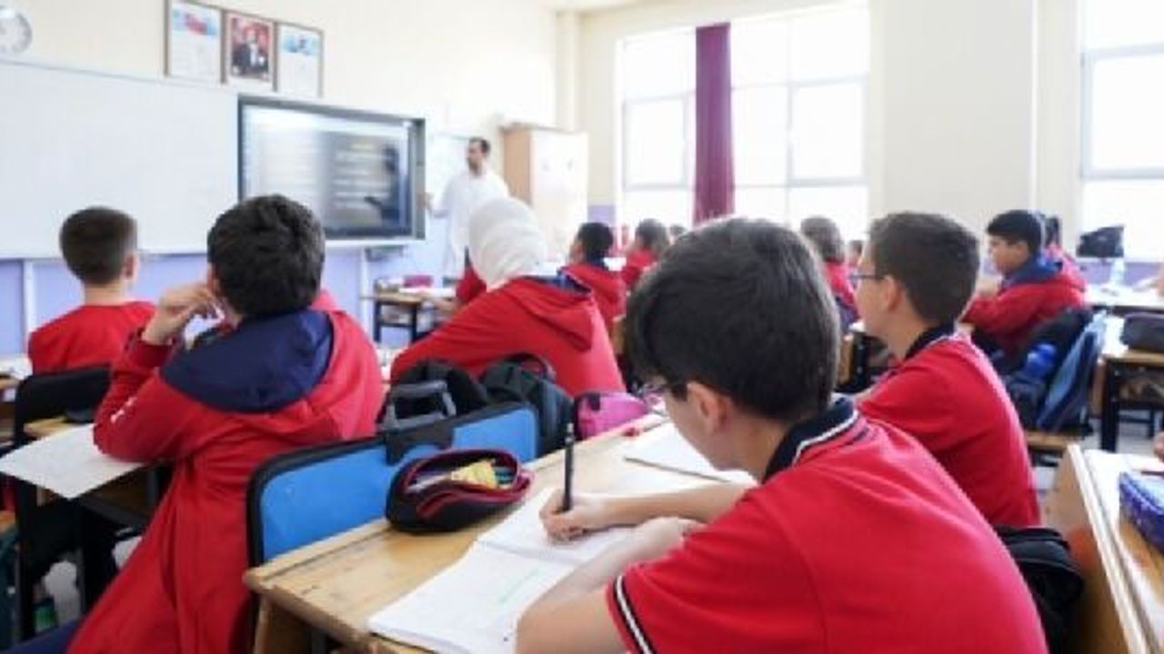 Ara tatiller kaldırılıyor mu? Bakan Tekin, tartışmalara noktayı koydu