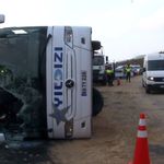 Yolcu otobüsü devrildi: 3 ölü, 20 yaralı