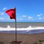 Akçakoca'da sahile kırmızı bayrak çekildi