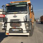 Bolu'da kamyonla otomobil çarpıştı