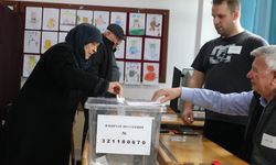 Çifte vatandaşlar Bulgaristan'daki seçimler için oy kullanıyor