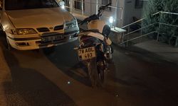 Karabük'te park halindeki otomobile çarpan motosiklet sürücüsü yaralandı