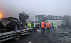 10 kişinin öldüğü kazada yaralananların arasında otobüs dalmış