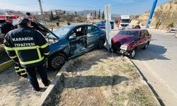 Karabük’te iki otomobil çarpıştı: 3 yaralı