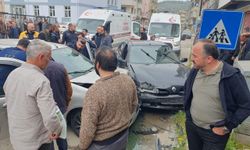 Düzce'de iki otomobilin çarpıştığı kazada 3 kişi yaralandı