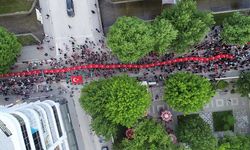 1919 metrelik Türk bayrağıyla yürüdüler