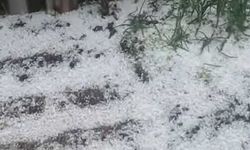 Kastamonu’da dolu yağışı etkili oldu, yollar beyaza büründü