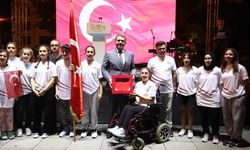 Sancağı Vali Aslan’a teslim etti