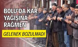 Tarihi ilçede kar yağışına rağmen esnaf geleneği bozmadı