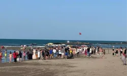 İki arkadaş serinlemek için girdikleri denizde can verdi