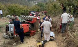 Devrilen traktörün altında kalan adam hayatını kaybetti