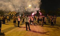 Düzce’de Fenerbahçe Başkanı Aziz Yıldırım sevinci
