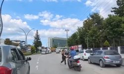 Bolu’da motosikletli az daha yayaya çarpıyordu