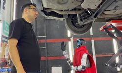 Oto eksperde çalışan robot, harçlık alıyor, zam istiyor!