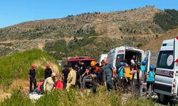 Otomobil uçuruma uçtu, 5 kişi hayatını kaybetti