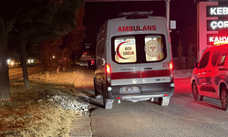 Düğünde kavgayı ayırmaya çalışan baba ile oğlu yaralandı