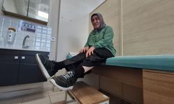 İlk ayakkabısını, 51 yıl sonra giydi