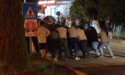 Bolu'da ters dönen otomobili, vatandaşlar düzeltti
