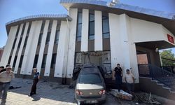 Bolu'da otomobiliyle camiye dalan sürücüye 290 bin lira ceza!