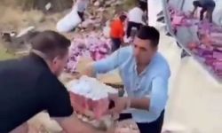 Bolu'da devrilen tırın içecekleri kapış kapış toplandı