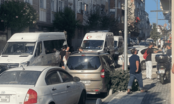 Evinde boğazı kesilmiş halde ölü bulundu