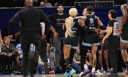 Kadın basketbolcular salondan attı, FETÖ'cü Enes Kanter neye uğradığını şaşırdı!