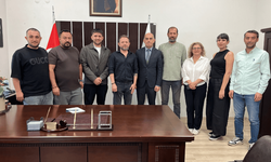 GAZETECİLER VE AKADEMİSYENLER AYNI MASADA
