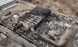 Alev alev yanan fabrikadan geriye hurda yığını kaldı
