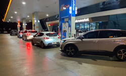 Bolu’da akaryakıt kuyruğu: Zam öncesi istasyonlarda yoğunluk