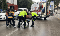 Devrilen motosikletteki 2 kişi yaralandı