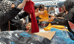 Böyle izdiham görülmedi iğne atsan yere düşmez