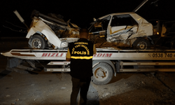 İkiye bölünen otomobilin sürücüsü hayatını kaybetti