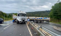 Düzce'de makasyalan tır trafiği felç etti