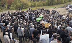 Aynı aileden öldürülen dört kişi, yan yana toprağa verildi
