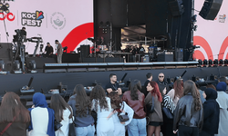 Bolu’da KoçFest heyecanı! Gençler saatler öncesinden konser alanına gelmeye başladı