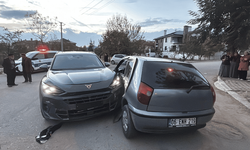 Cip ile otomobil çarpıştı: 4 yaralı
